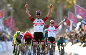 El ciclista italiano Alessandro Covi gana la Vuelta a la Región de Murcia