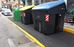 Alcantarilla renueva los contenedores de basura y mejora las zonas donde están instalados