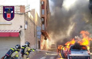 Vehículo ardiendo en El Palmar