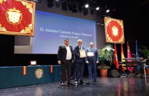 Homenaje a funcionarios jubilados, empleados y policías locales