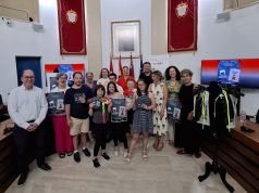 Representación teatral en el CCIE por alumnos de Assido