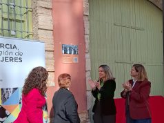 Una placa en el futuro Museo de la Conserva rinde homenaje a las mujeres conserveras