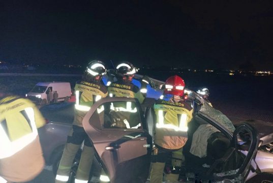Un kamikaze provoca un accidente en Lorca y deja un muerto y un herido grave